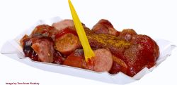 Currywurst-mit-Plastikspiesschen-klein